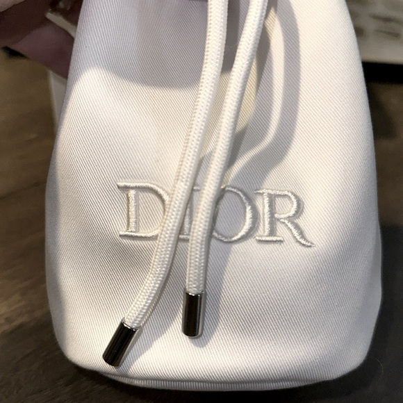 DIOR BEAUTE POUCH - Picture 4 of 4